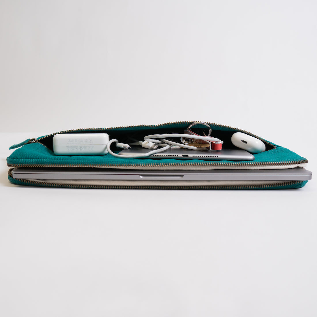 16 inch laptop sleeve with pocket for charger
