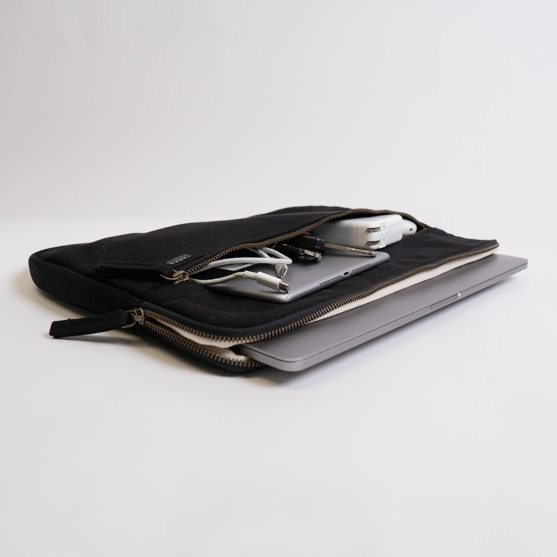 black macbook pro case
