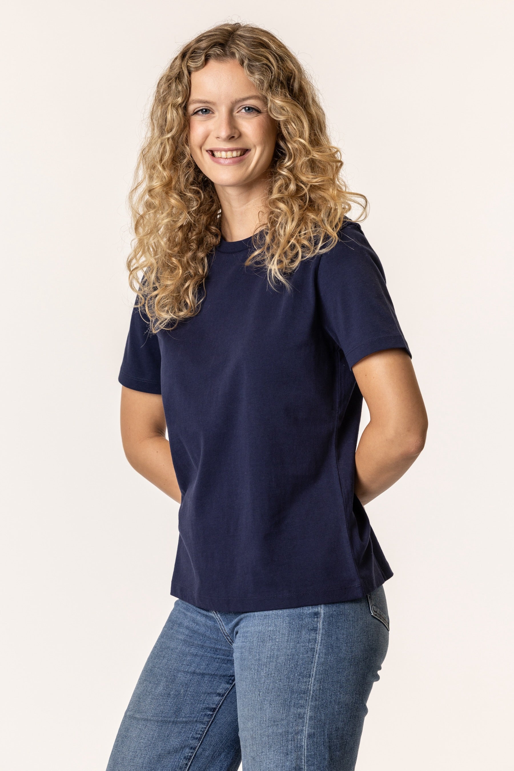 organic cotton t-shirts in navy blue color