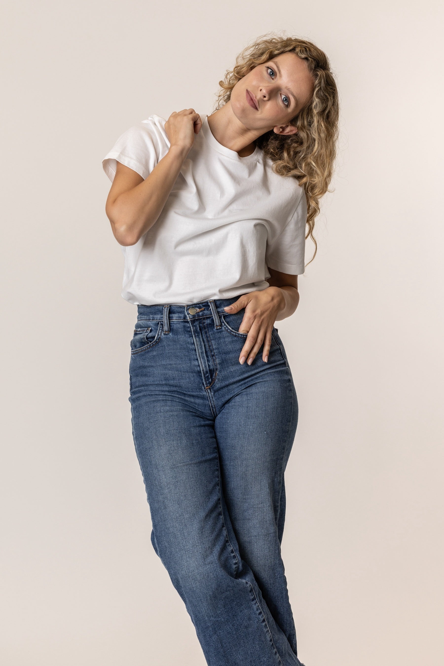 woman wearing a plain organic cotton white t-shirt