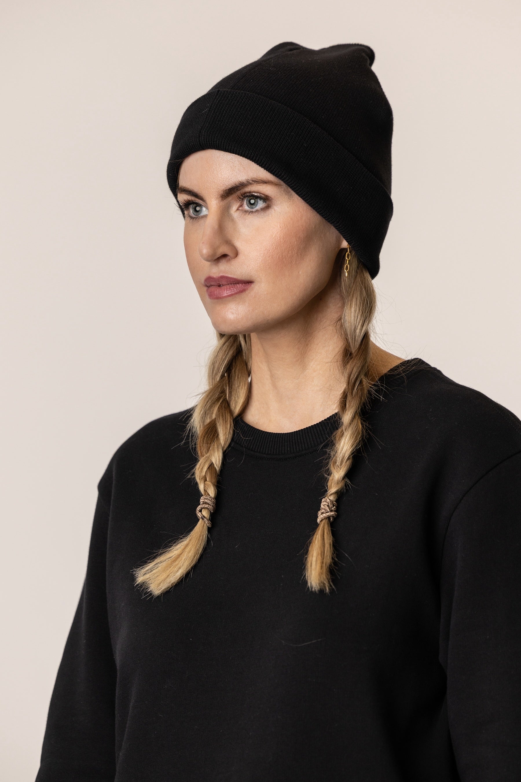 womens beanie hat in black color