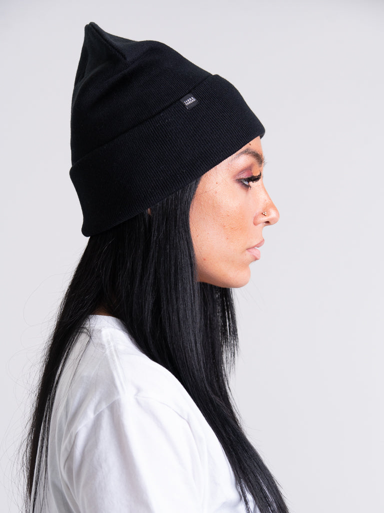 black beanie womens