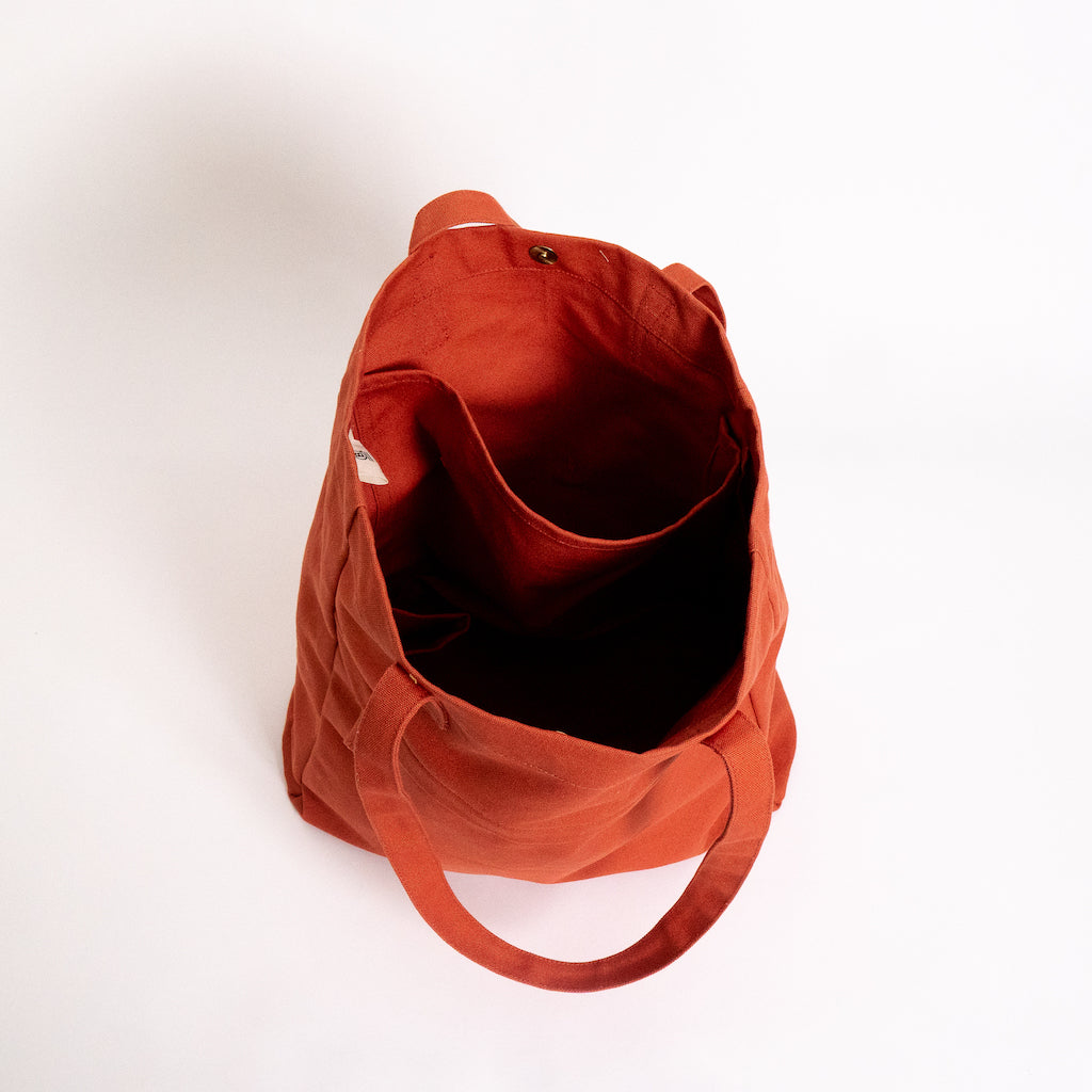 large purse with lots of pockets