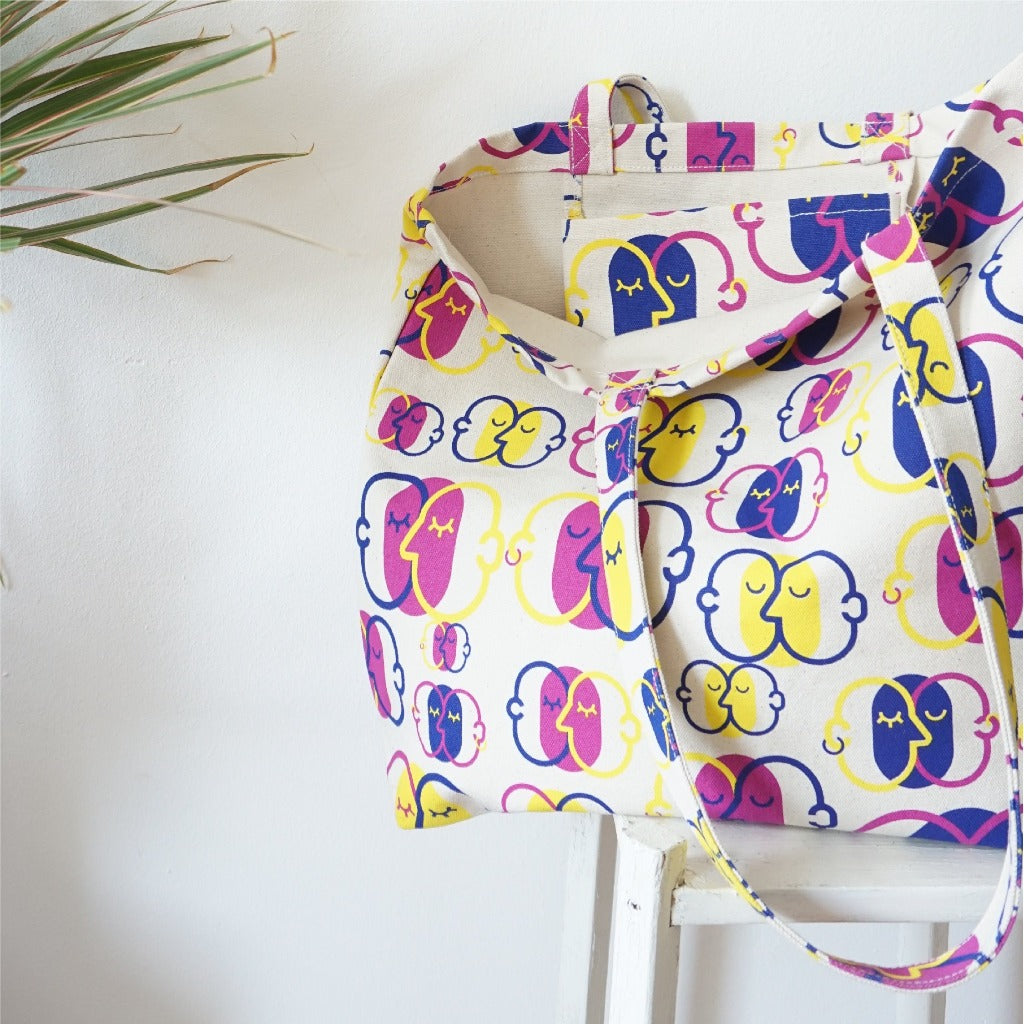 everyday tote bag with pocket