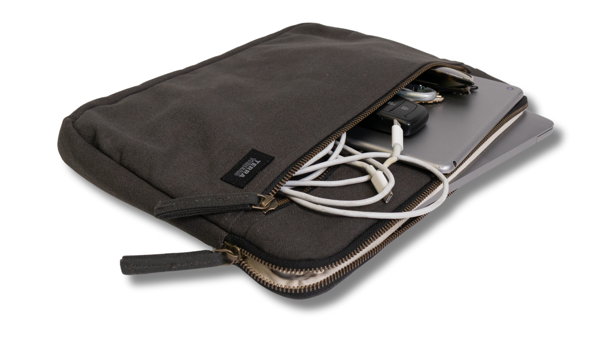 Front pocket with zipper