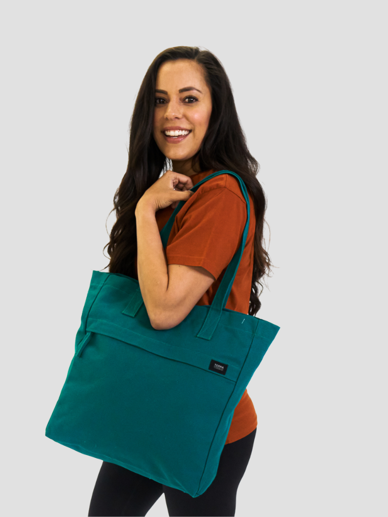 large work bags with compartments