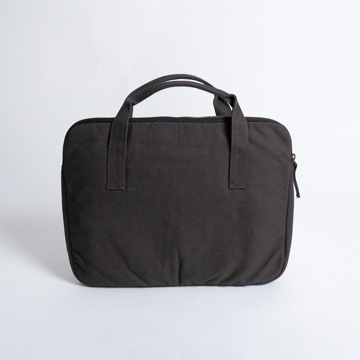 Laptop sleeve clearance with handle